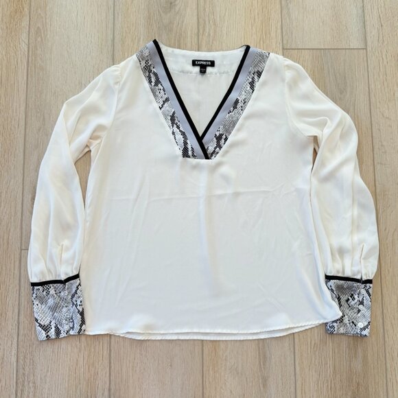 Express Snakeskin Trim Blouse ππ€π€ β Size Small β¨ - Picture 8 of 11